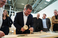 Staatsminister Christian Bernreiter auf der Handwerksmesse